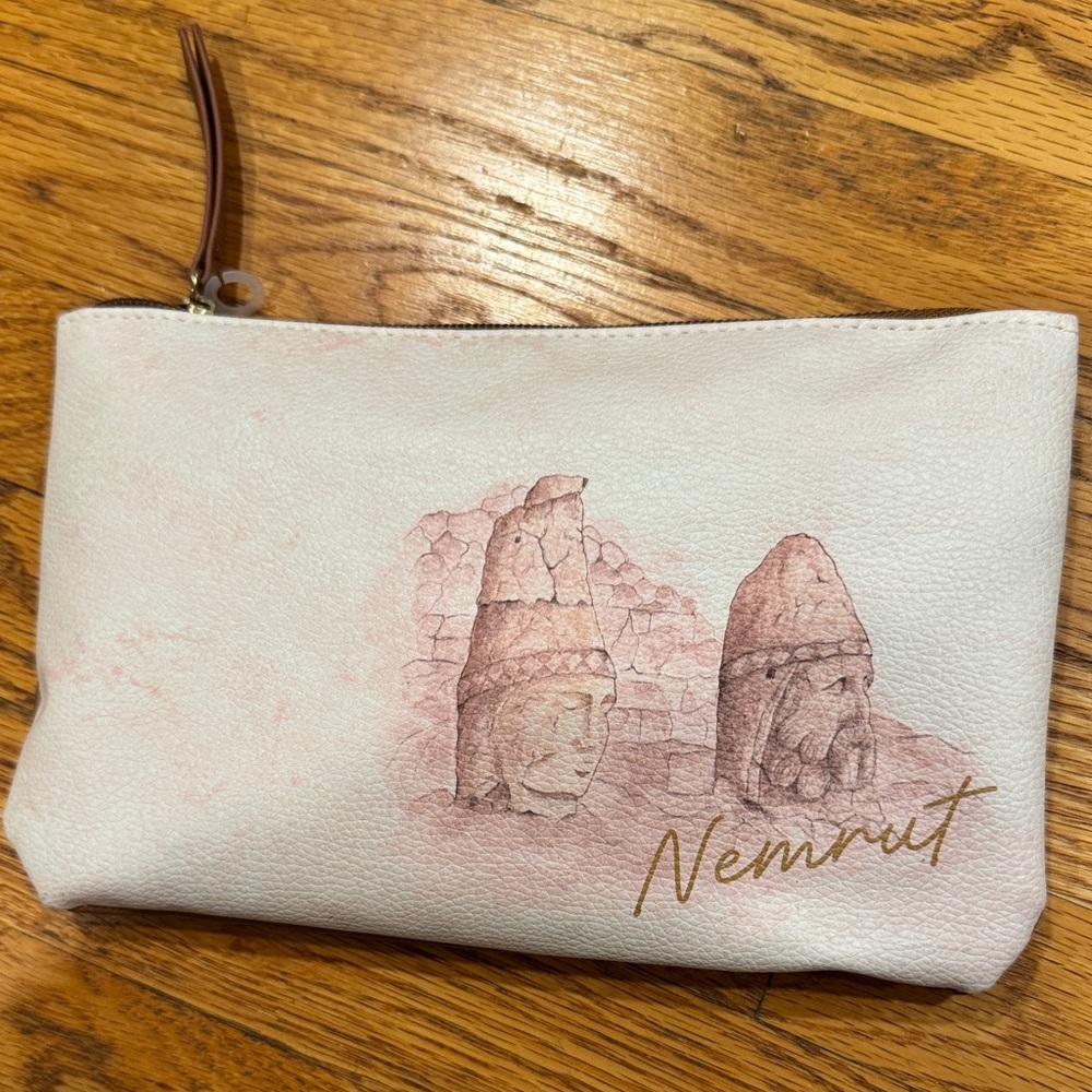 Cream Cosmetic Bag, BUSINESS CLASS